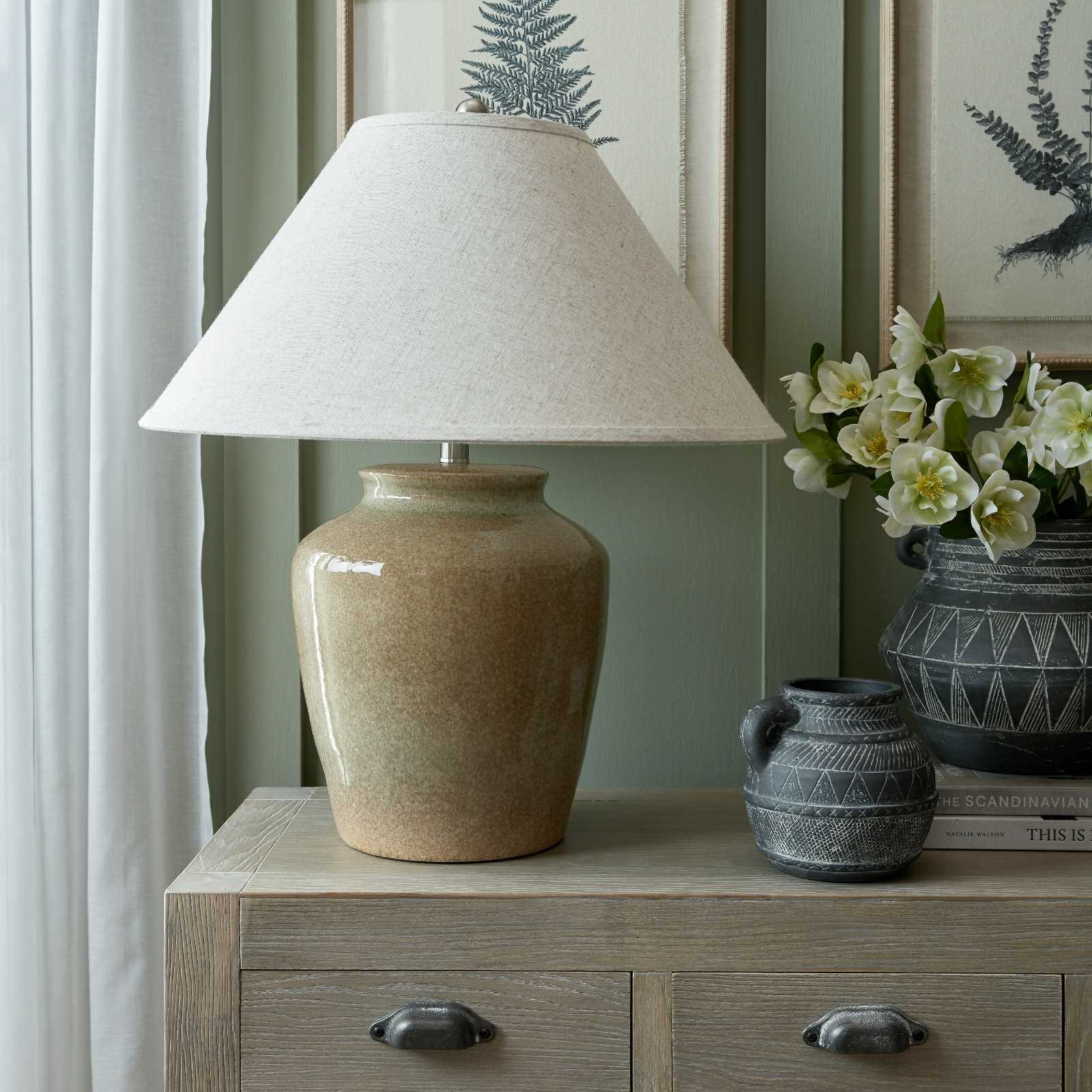Mottura Ceramic Table Lamp With Edged Linen Shade